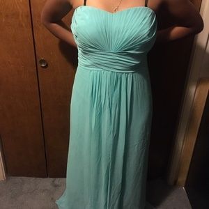 Spa David's Bridal F15555 Dress Size 22